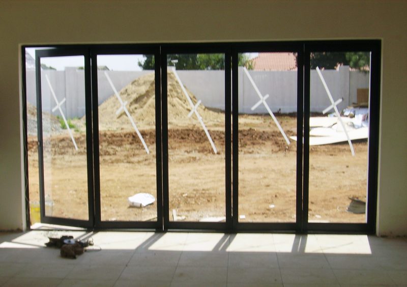 https://0501.nccdn.net/4_2/000/000/048/0a6/aluminium-windows-casement-windows_aluminium-doors-showers_sigma.jpg