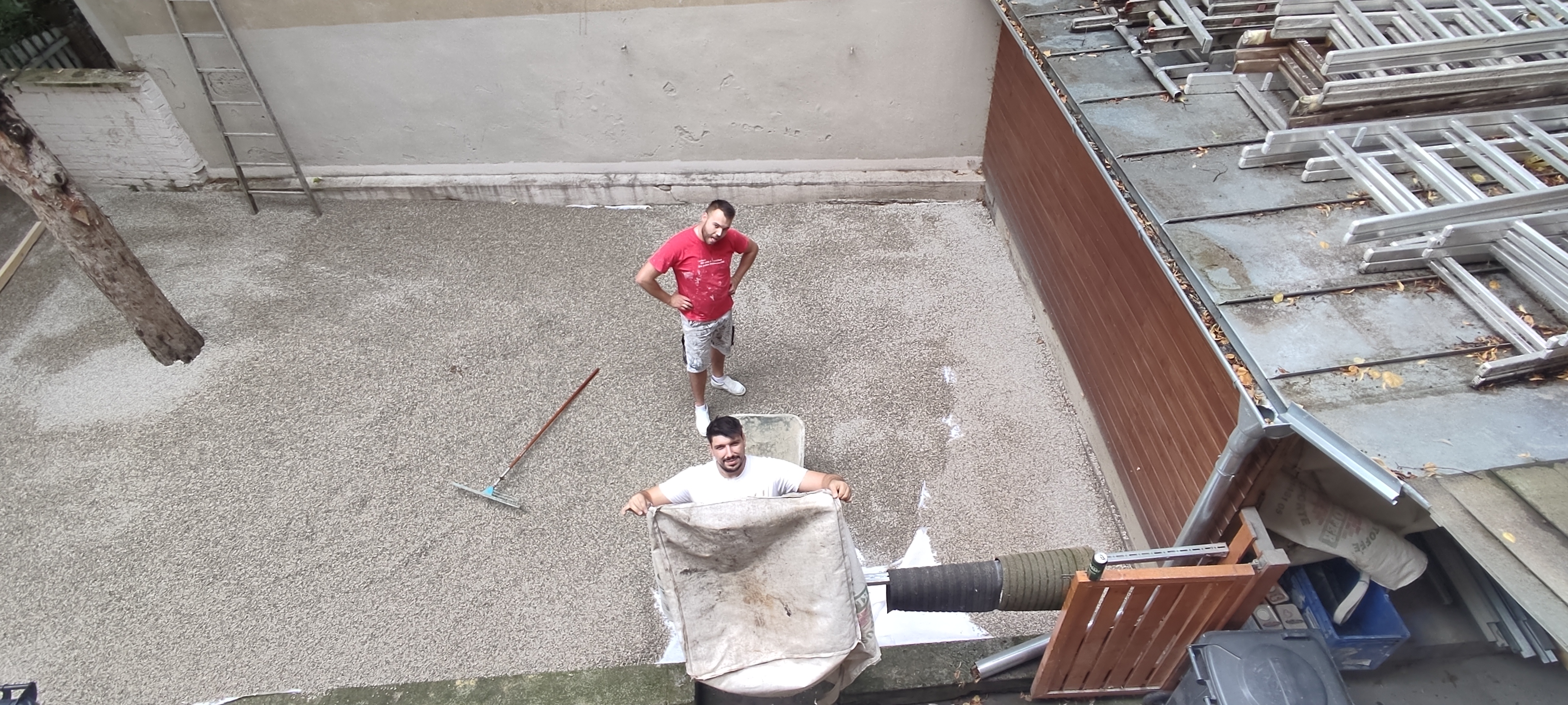 Ende Verteilung im Innenhof