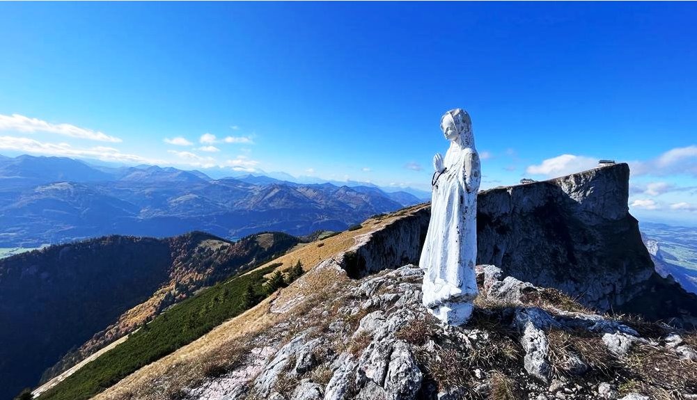 Marienstatue auf dem Gipfel der Spinnerin