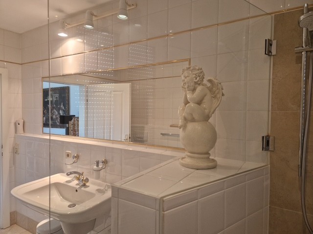 https://0501.nccdn.net/4_2/000/000/048/4f7/waschbecken-1.-etage.jpg