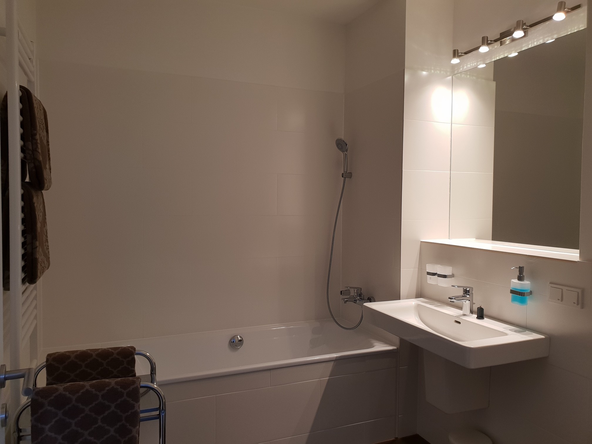 Frontansicht Badezimmer