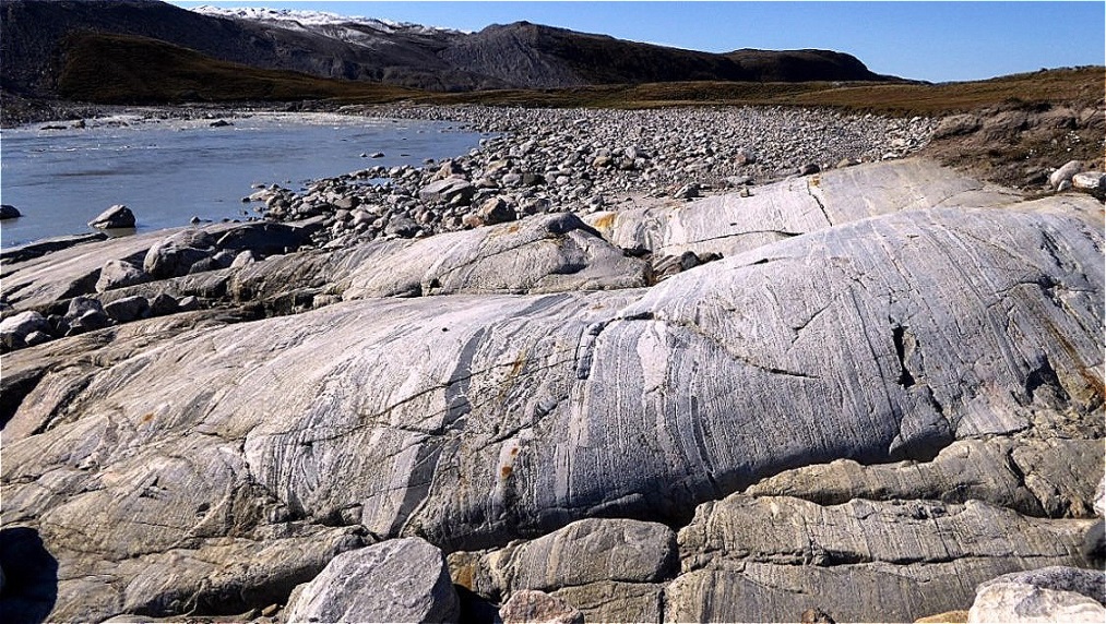 Die Urkraft des Eises - schöner Gletscherschliff !