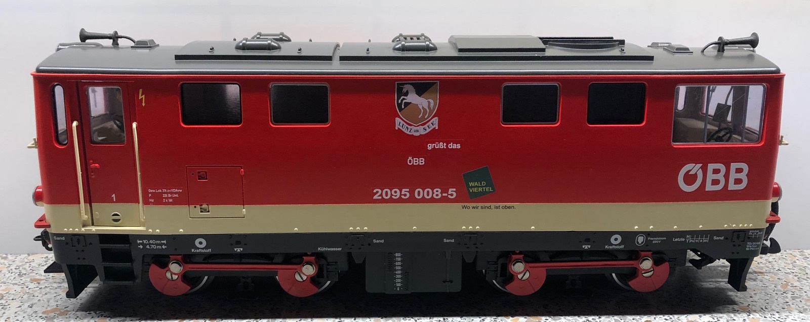 Kundenauftrag 2095 008-5 mit Decals
