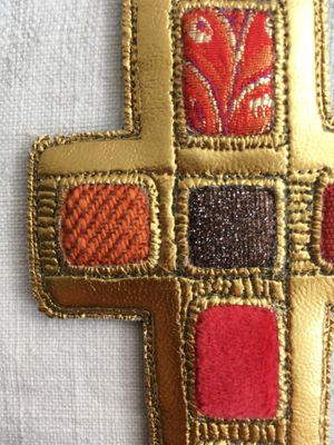 Croix murale moderne