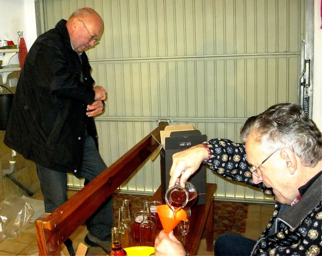 Alles geschieht in "Handarbeit"