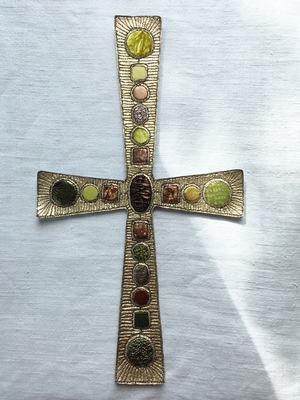 Grande croix wisigothe pierres tons anis