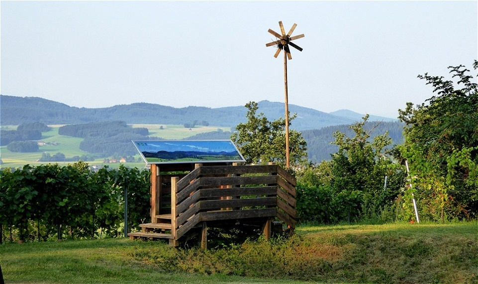 Aussichtskanzel mit Panoramatafel
