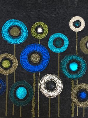 Fleurs en textile style années 60 tons bleus