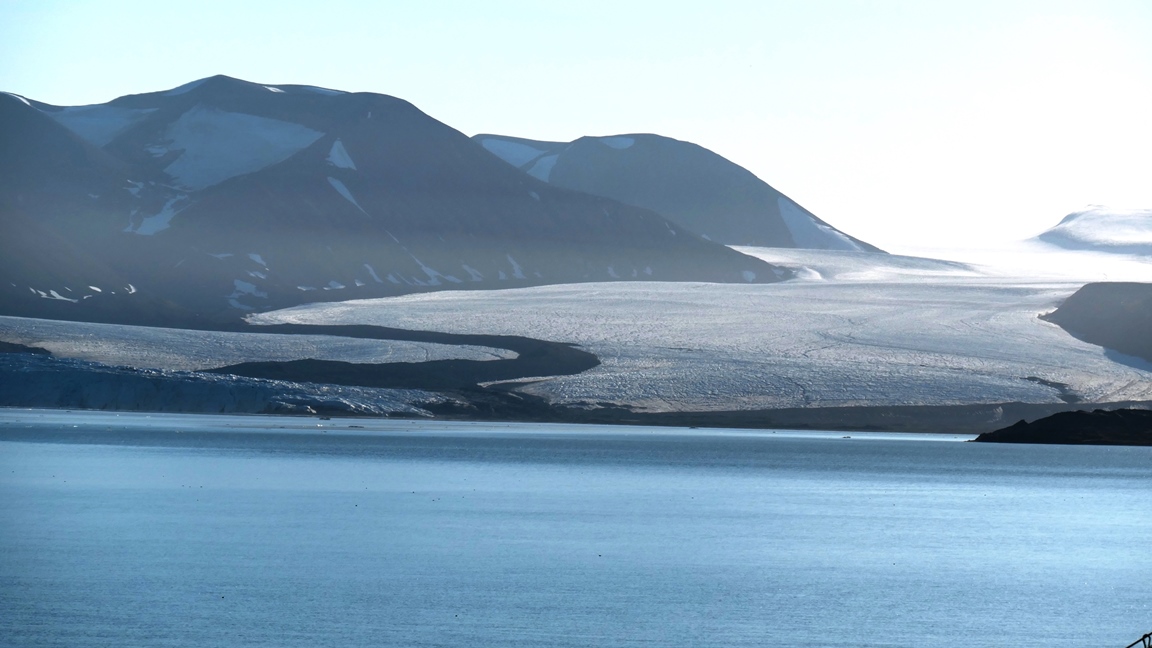 Glitzerndes Eis in der Morgensonne