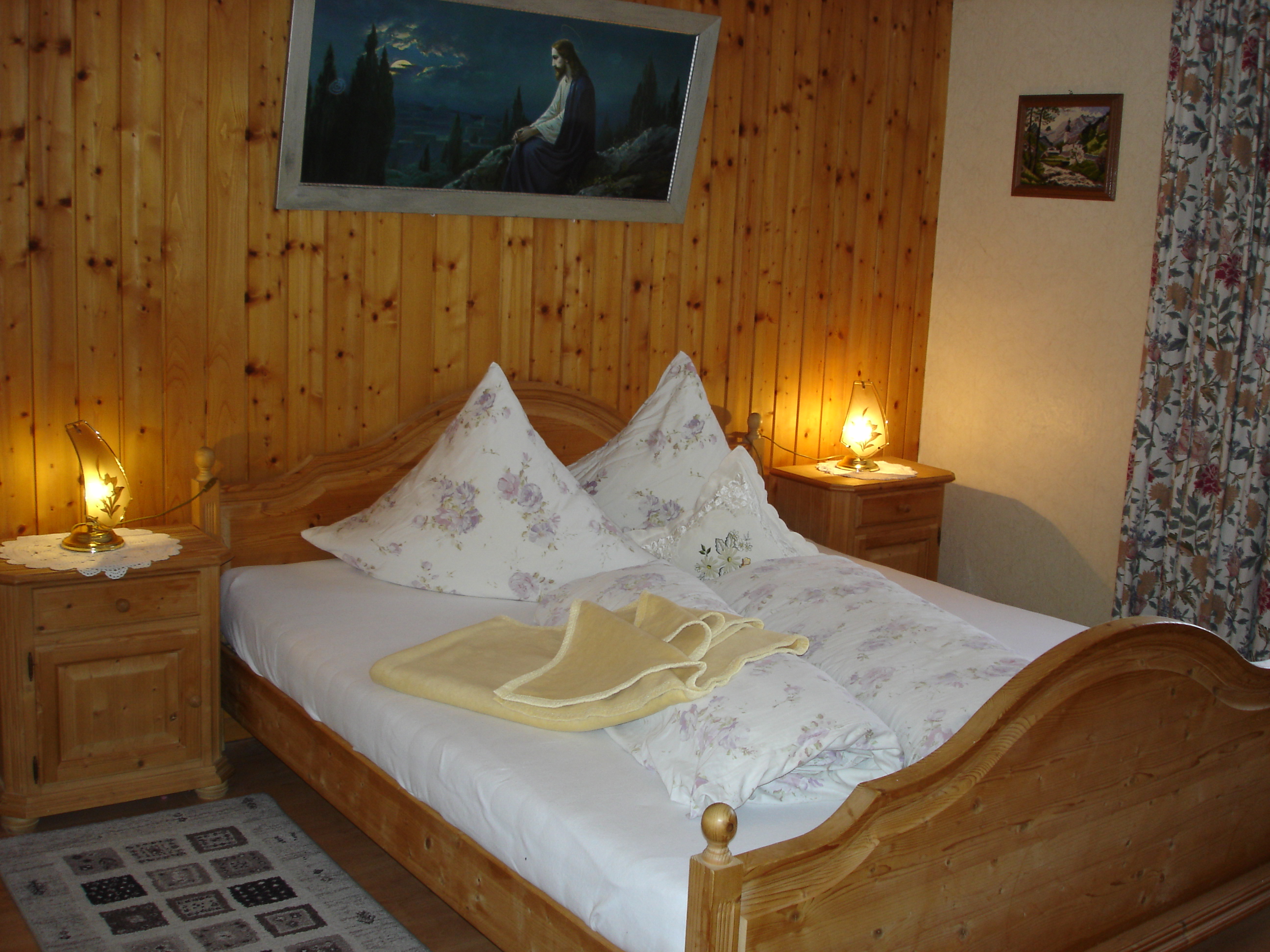 https://0501.nccdn.net/4_2/000/000/04b/787/schlafzimmer-1.jpg