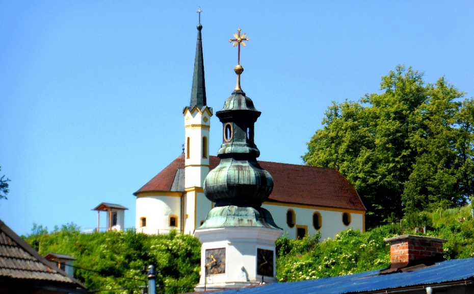 Pfarrkirche und Schlosskapelle in Uttendorf