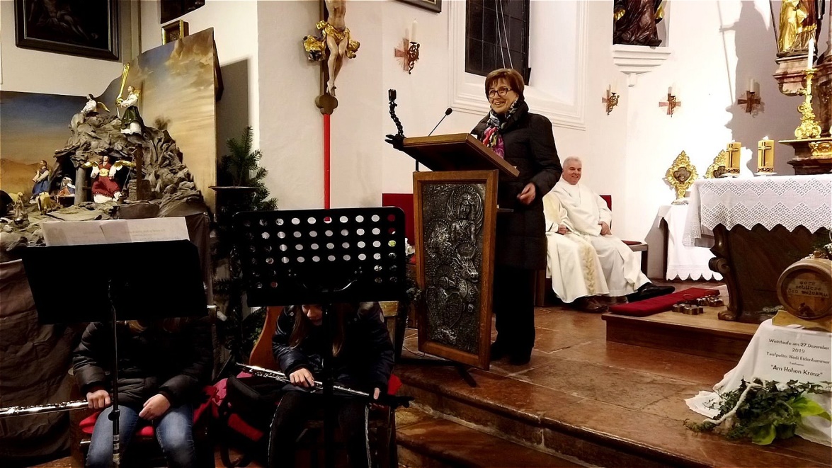 Die "Hohe-Kreuz-Kapelle" steht auf dem höchsten Punkt des Schlossberges über dem Weingarten