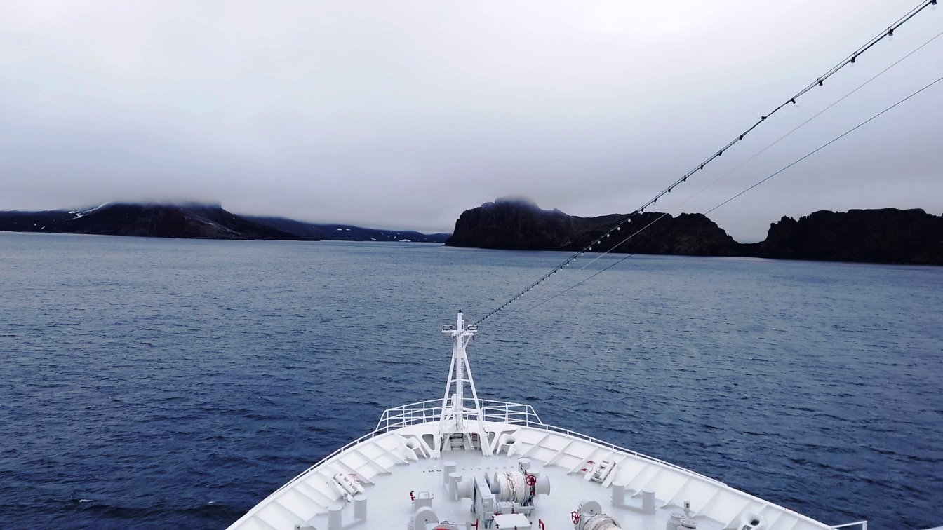 "Neptuns Blasebalg" - Einfahrt in die Caldera von Deception Island