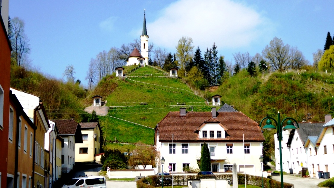 Kalvarienberg mit Schlosskapelle in Uttendorf