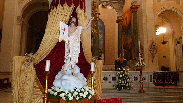 "Der auferstandene Jesus" begleitet ebenfalls  die Osterprozession