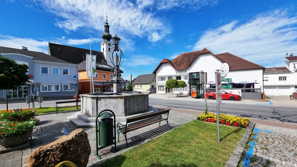 Auf dem Marktplatz in Frankenburg