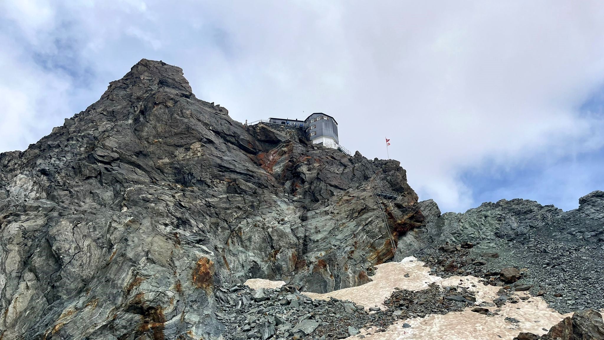 "Adlernest" - Cabane de Bertol in 3.311 m Seehöhe.