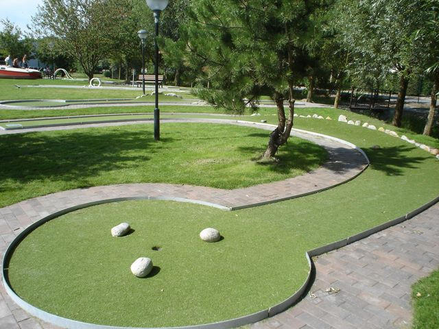 Mini golf