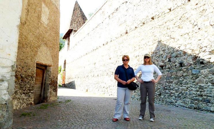 Im Schatten alter Gebäude