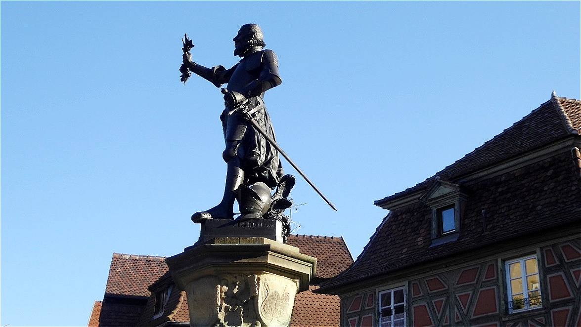 Er brachte Weinreben hierher