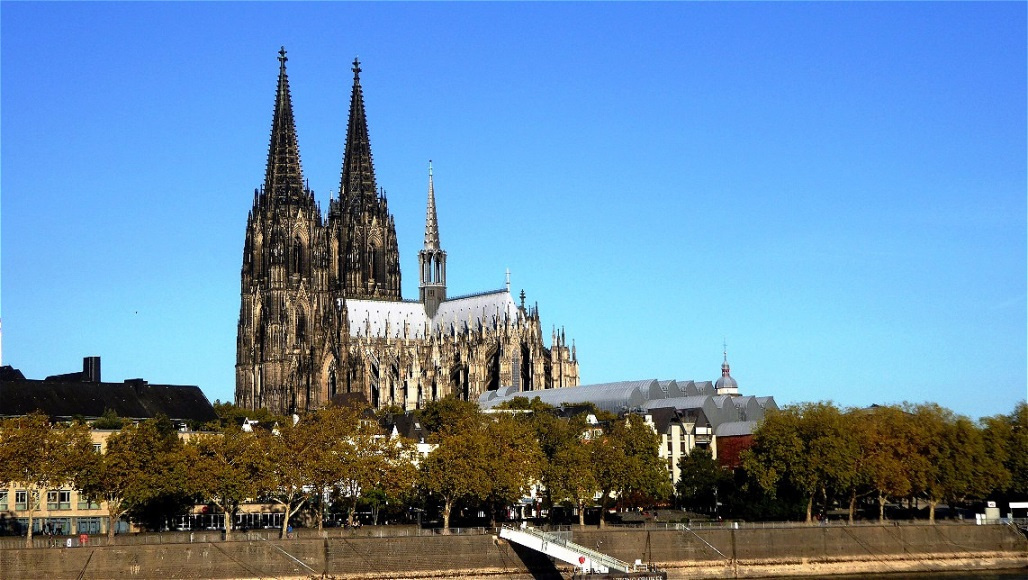 ...und nähern uns dem Kölner Dom