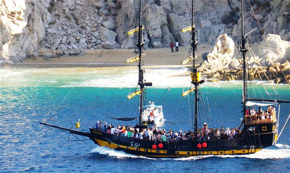 Nostalgische Schiffstouren
zu abgelegenen Stränden.