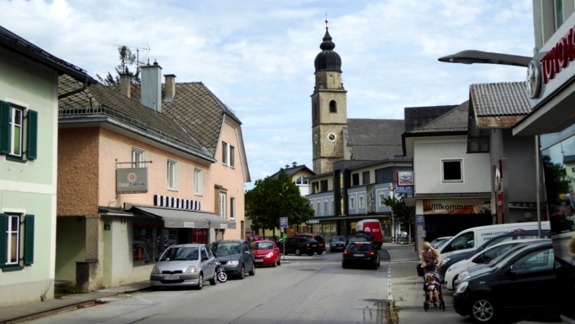 https://0501.nccdn.net/4_2/000/000/050/773/seekirchen-einfahrt.jpg