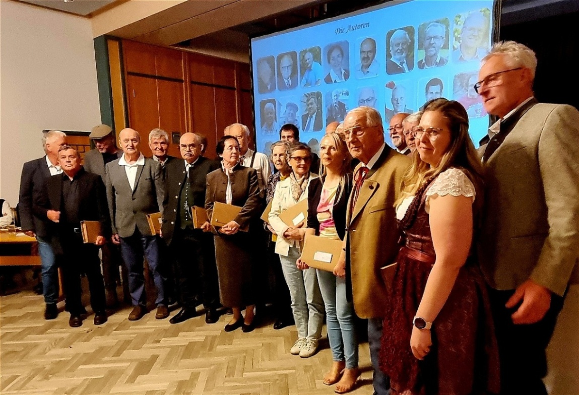 Gruppenbild mit IKK-Obmann Bundesrat Ferdinand Tiefnig