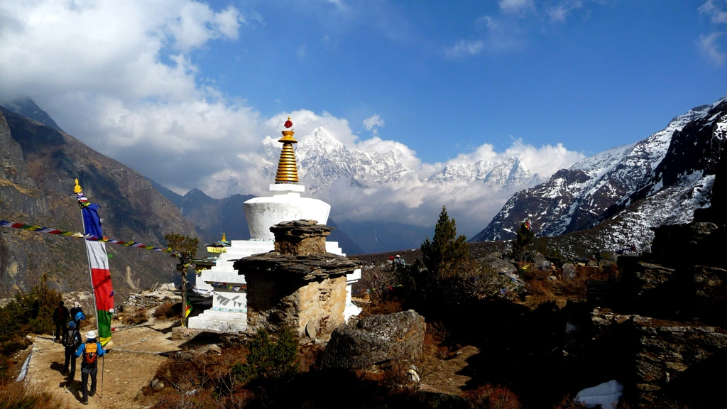 Stupa am Wegesrand