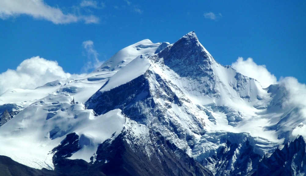 Gurla Mandhata - das prächtige Gegenstück zum Kailash
Mit seiner Höhe von 7694 Metern ist er der vierunddreißigsthöchste Berg der Welt