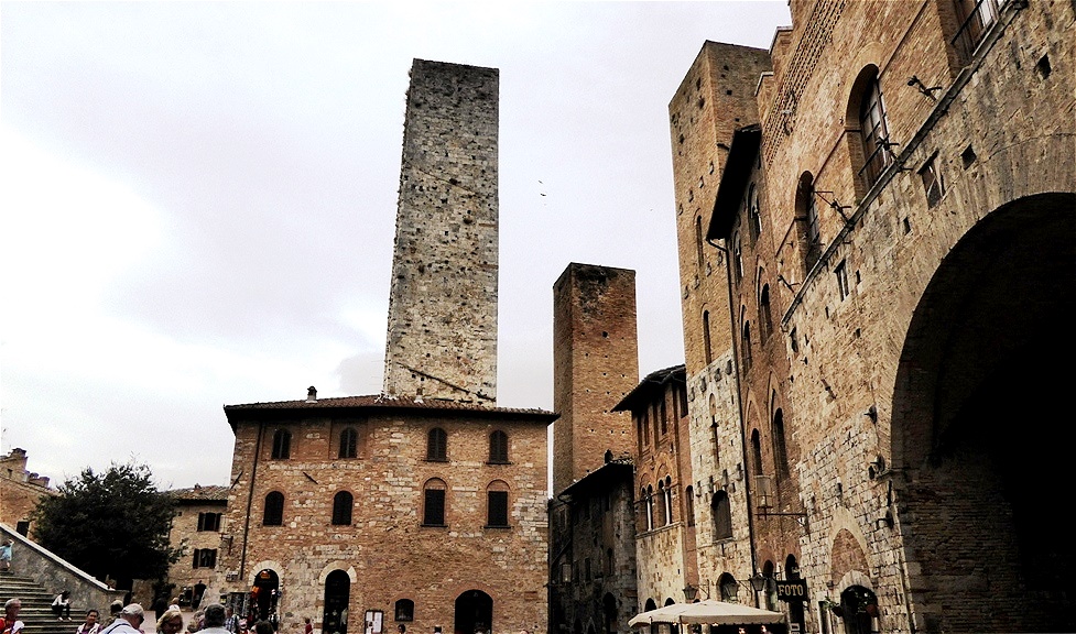 Endlich am Ziel ! - Inmitten der 15 noch erhaltenen Geschlechtertürme