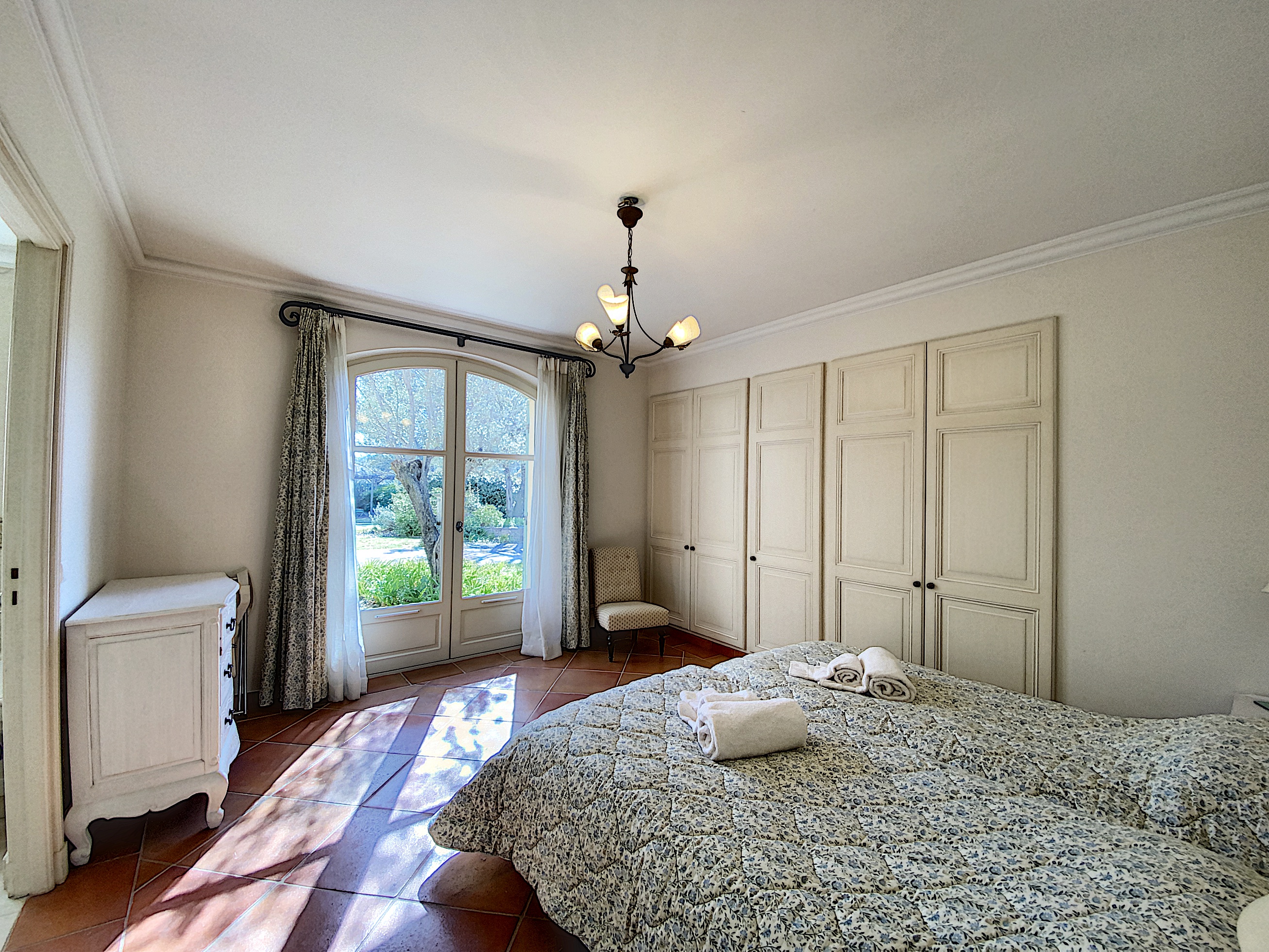 https://0501.nccdn.net/4_2/000/000/053/0e8/Terre-Blanche-Golf-Tourrettes-T20.jpg