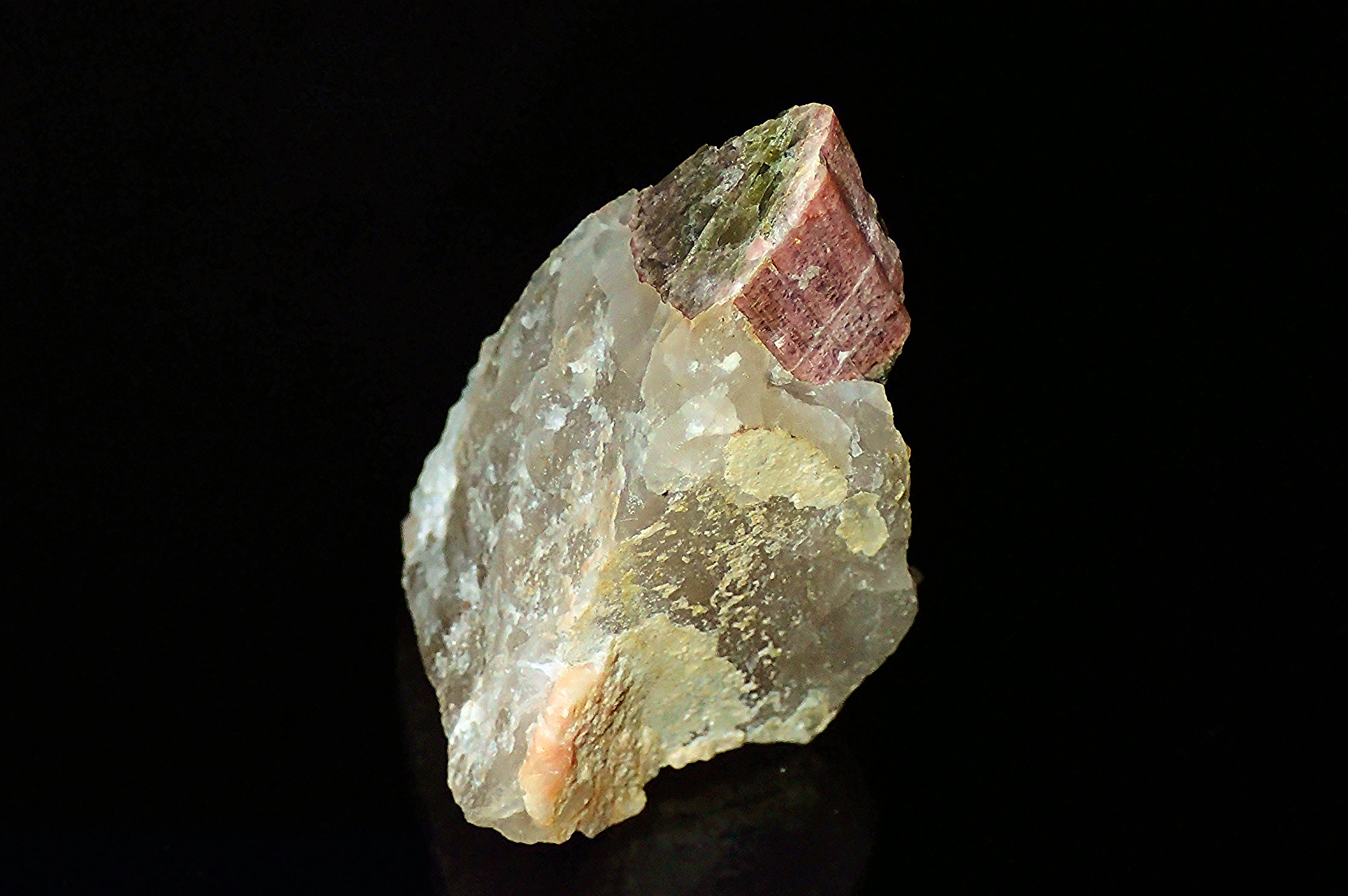 zweifärbiger Turmalin