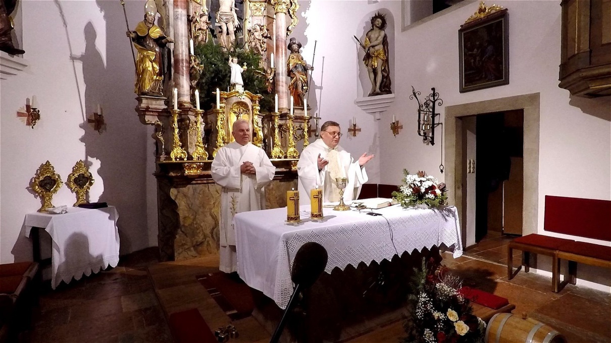 Taufmesse hielt Kap.Kan. GR Mag. Marek Michalowski assistiert von Diakon Martin Muigg