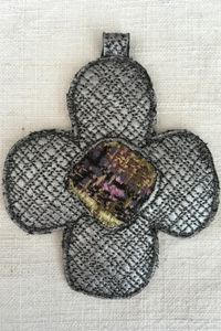 Pendentif croix femme original