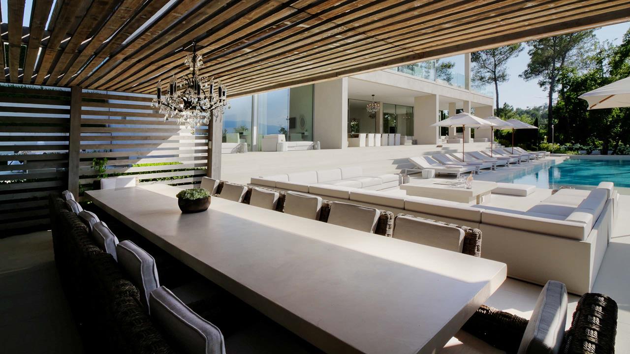 https://0501.nccdn.net/4_2/000/000/056/7dc/Terre-Blanche-Villa-Location-H15.jpg