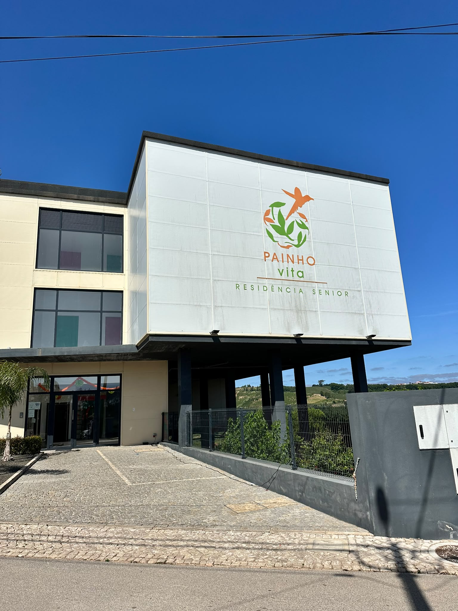 https://0501.nccdn.net/4_2/000/000/056/7dc/espaco-exterior-painho-vita-11.jpeg