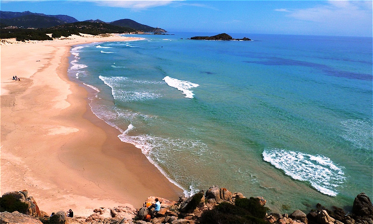 Ausblick
über den herrlichen Sandstrand in der Nähe von Chia