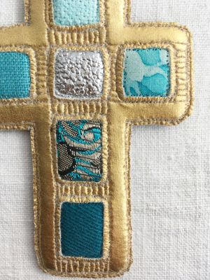 Croix murale moderne