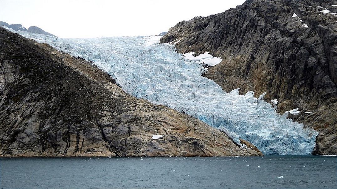 Lange zerklüftete Gletscherzunge