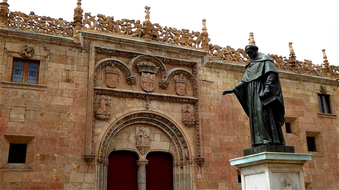 Derzeit sind rund 32.000 Studenten an der Universität von Salamanca eingeschrieben. Hinzu kommen weitere 28.000 Studenten, die an einer der 21 Spanisch-Sprachschulen einen Spanisch-Sprachkurs im Rahmen des Programms „Español en Salamanca“ absolvieren.