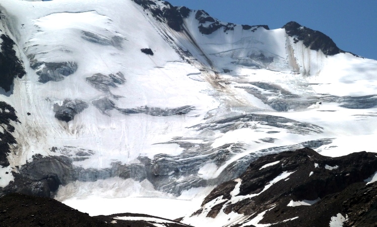 Der Bärenbartferner fließt vom Bärenbartkogel (3.557 m) herab