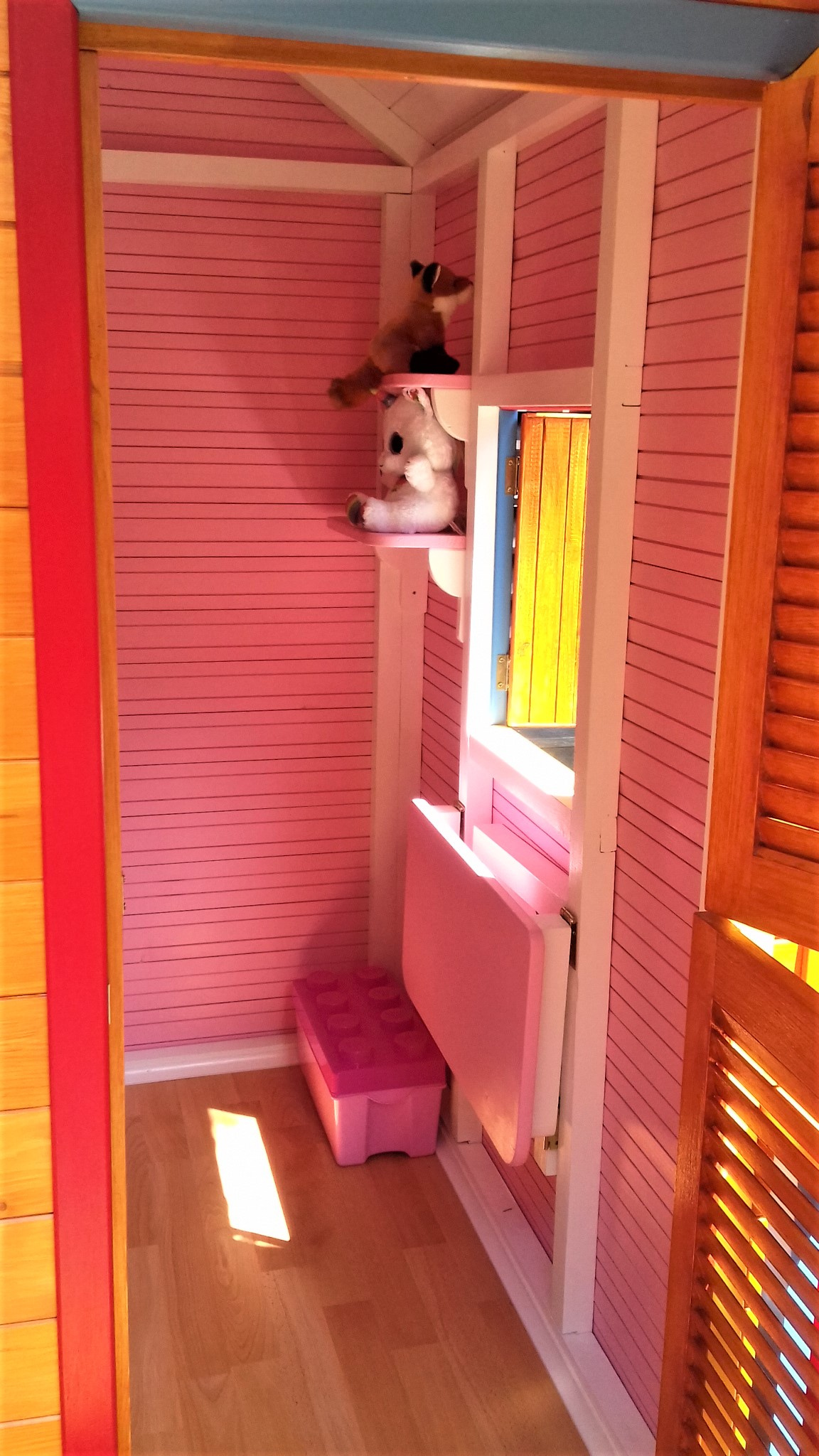 Căsuța Clara pentru Ivana - vedere interior roz