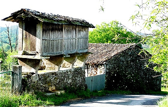 Hòrreos - ständige Wegbegleiter