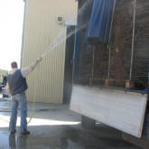 Dodatno vlaži kako bi se presadnice presušile tijekom prijevoza