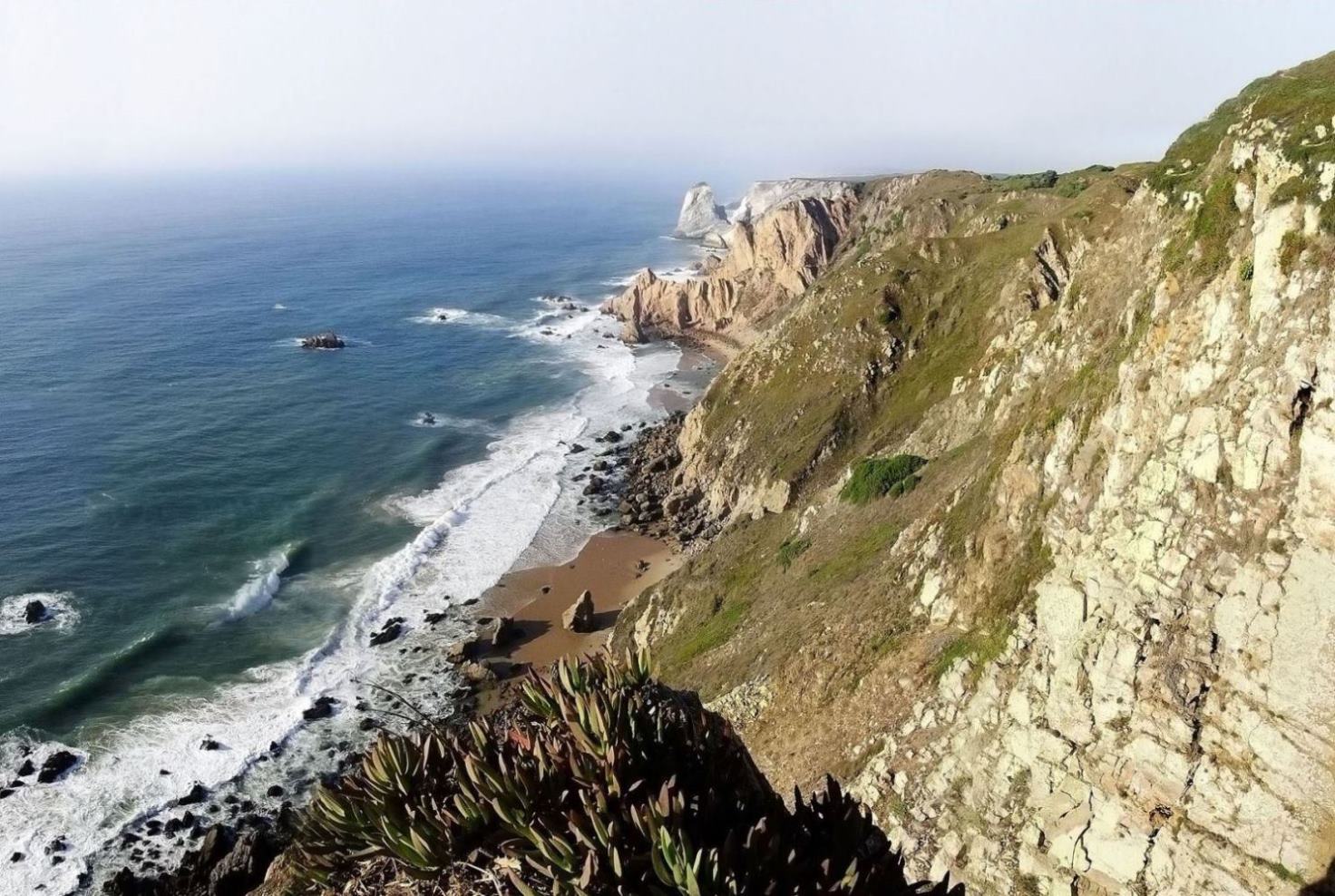 Der portugiesische Nationaldichter Luís de Camões hat den Ort mit folgenden Worten beschrieben: Hier… Wo die Erde endet und das Meer beginnt… (Aqui… onde a terra se acaba e o mar começa).
