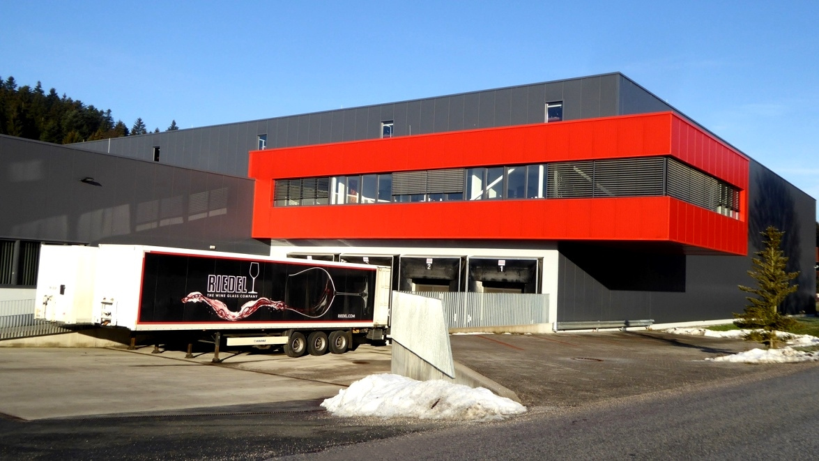 2012 wurde das Logistikzentrum fertiggestellt. Sechs Millionen Euro wurden in die Konzernlogistik investiert. 
