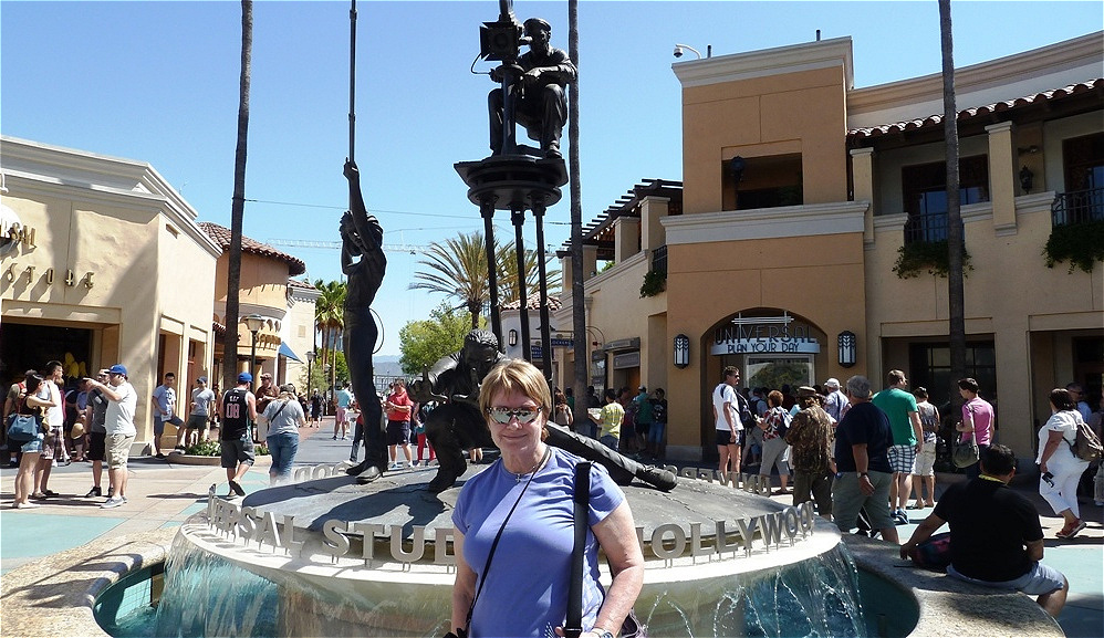 In der "Filmstadt"
Die Universal Studios Hollywood in Los Angeles County sind der erste Universal-Studios-Themenpark.
