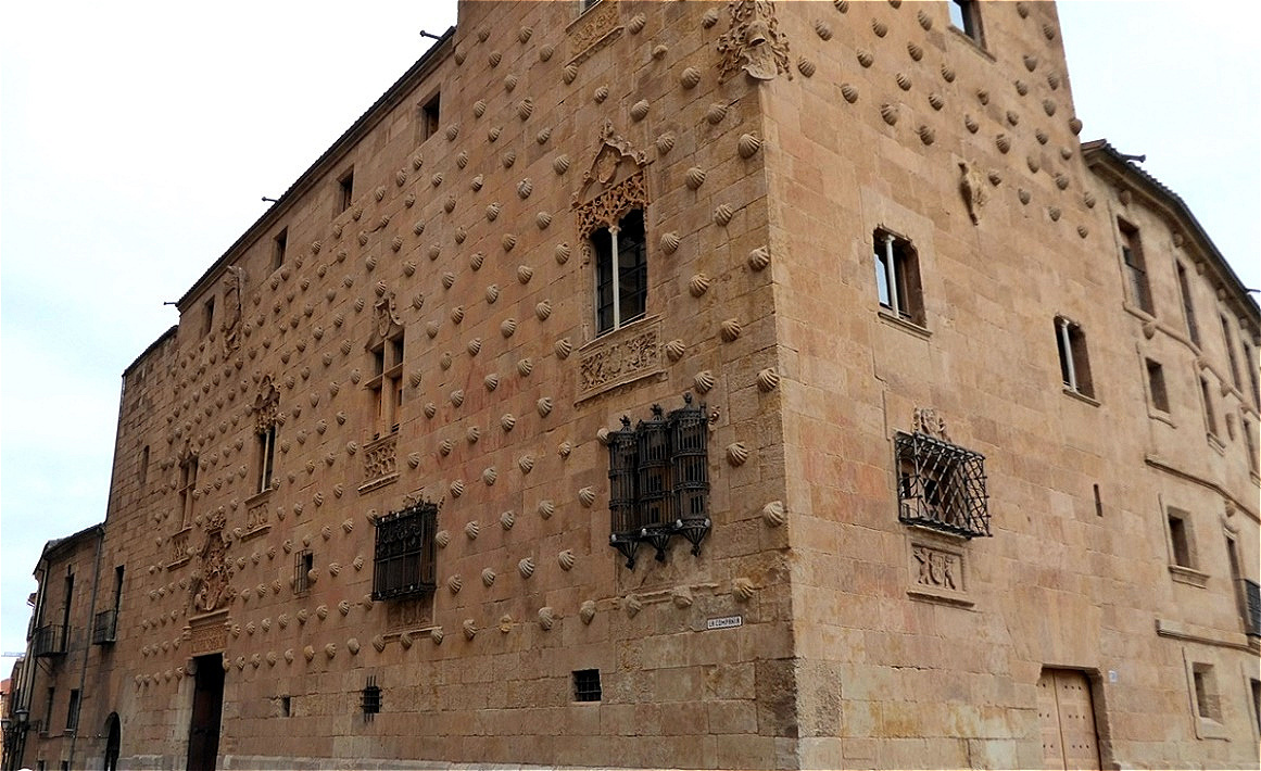 Plaza de las Conchas - Muschelhaus, ein Palast aus dem Ende des 15. Jh. - gotisch, plateresker Baustil