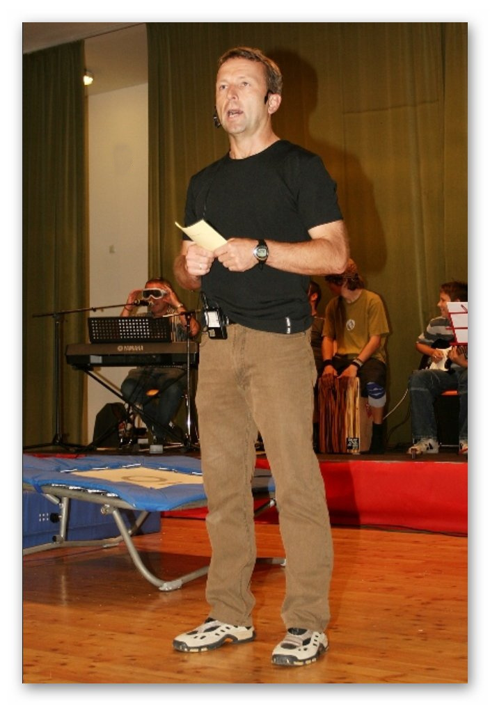 Helmut Berrer führt durch das Programm